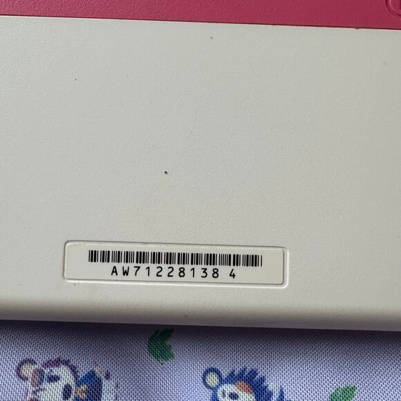 RARE Pink Peach Nintendo 2ds with case - Picture 5 of 12